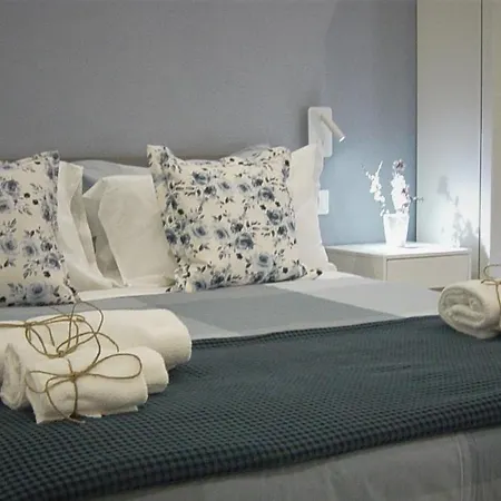 E Beb Kiss Under The Moon Apartment *
