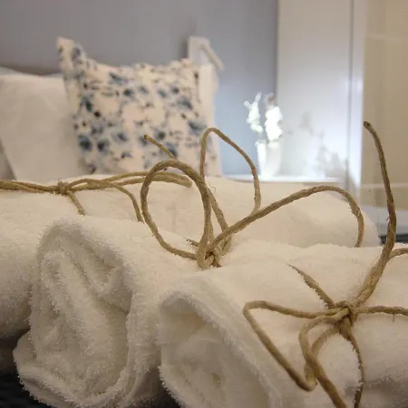 E Beb Kiss Under The Moon