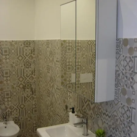 E Beb Kiss Under The Moon Lesina