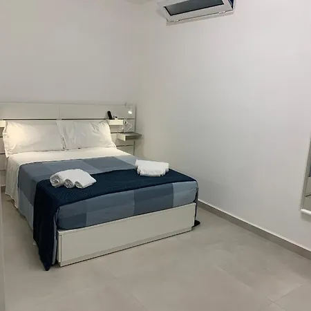 E Beb Kiss Under The Moon Apartment