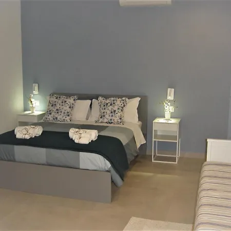 Apartman E Beb Kiss Under The Moon *